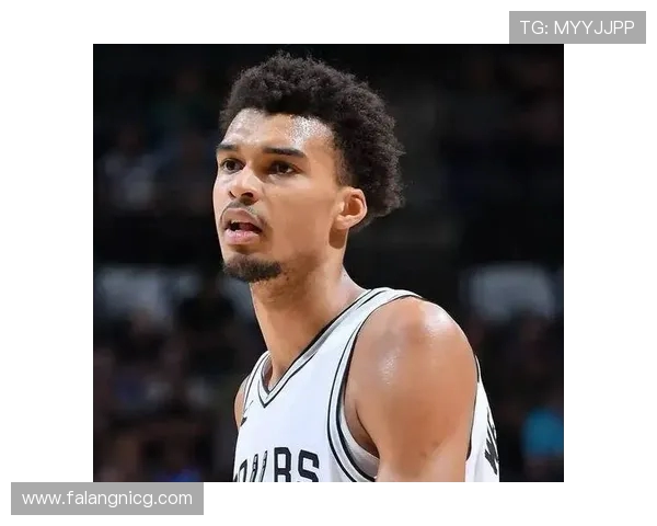 加内特称文班亚马特训重在思想交流而非单纯训练提升 加内特称文班亚马特训重在思想交流而非单纯训练提升