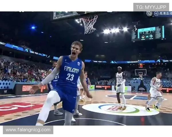 小瓦格纳三分神准半场砍下14分3板1帽 展现出色投射与防守能力 小瓦格纳三分神准半场砍下14分3板1帽 展现出色投射与防守能力